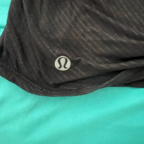 Lululemon built in bra top - Picture 3 of 4